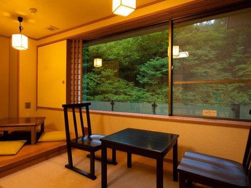 ～川側和室　本間～