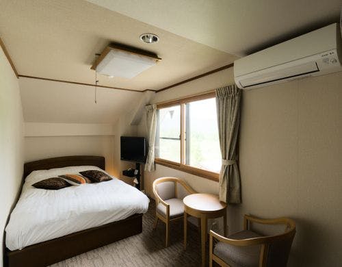シャワートイレ付きバスルーム