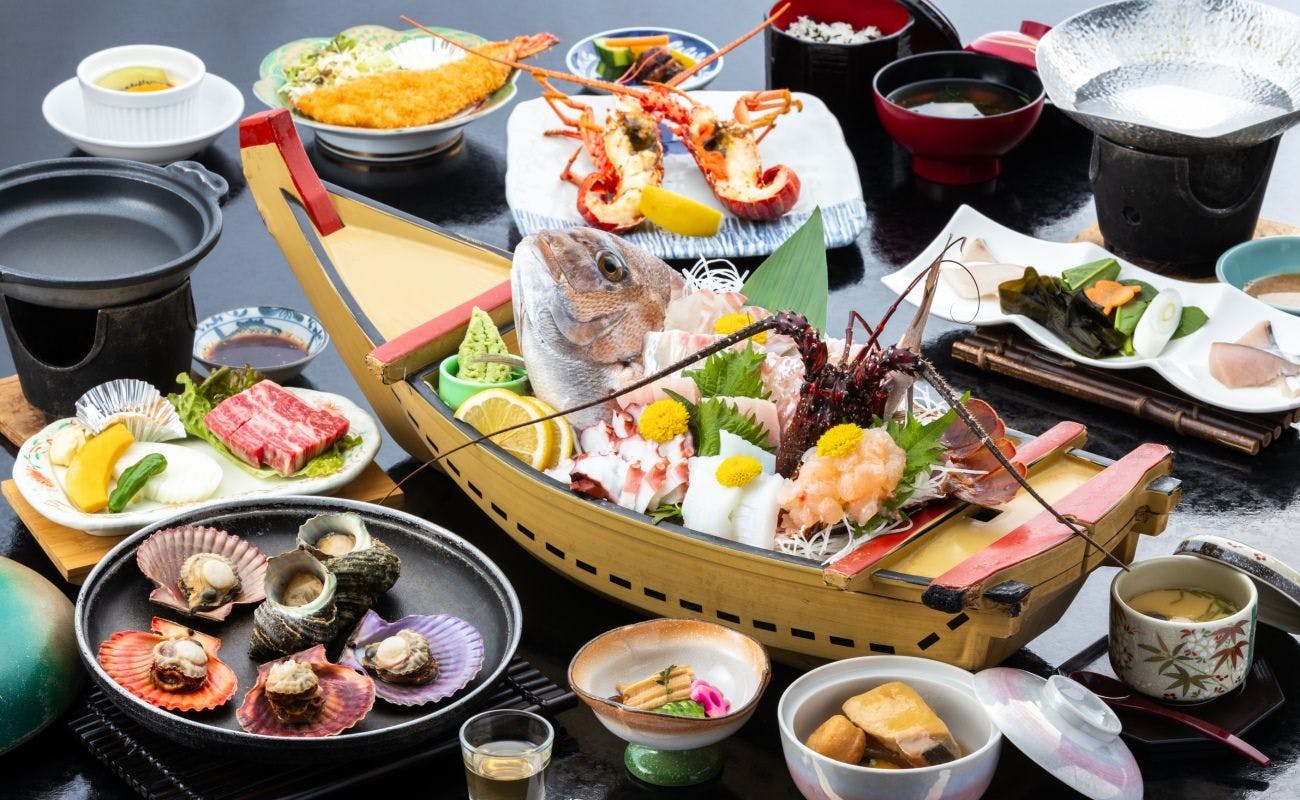 【กุ้งมังกรย่างทั้งตัว & ชุดอาหารเรือหรู】เมนูฤดูร้อน