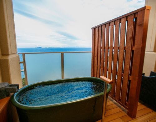 夕凪・潮騒部屋の露天風呂