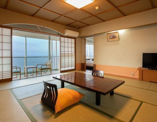 【東館和室＋日の出洋室】（洋間/角部屋）