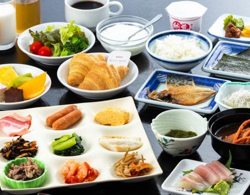 朝食バイキングは種類豊富で評判です♪