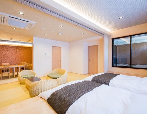 露天風呂付67.5平米　お食事処