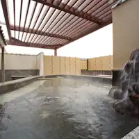 Kolam mandi terbuka tingkat 5