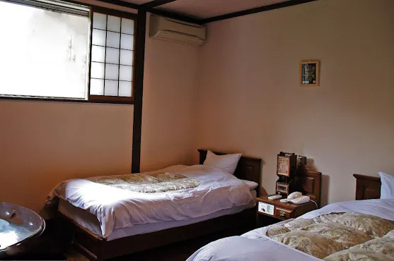 มีฝักบัวและห้องน้ำแบบยูนิต