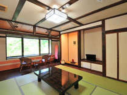 ゆっくりとできる広縁も備えています