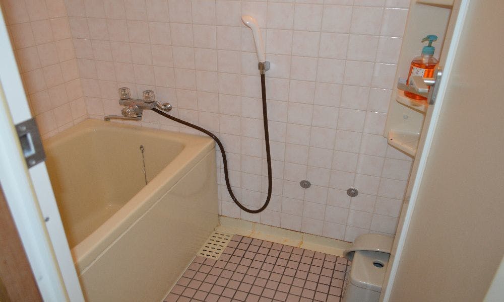 一般客室の部屋の内風呂一例です