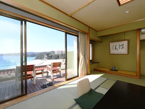 Kamar di lantai tertinggi ke-4, 10 tatami + 6 tatami.