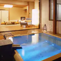 Kamar 212 dengan pemandian terbuka.