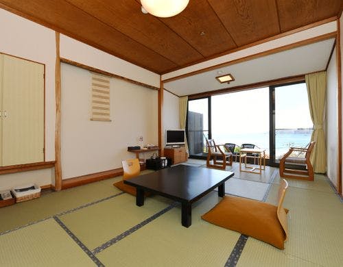 1階海側和室8畳・洋室　眺望一例