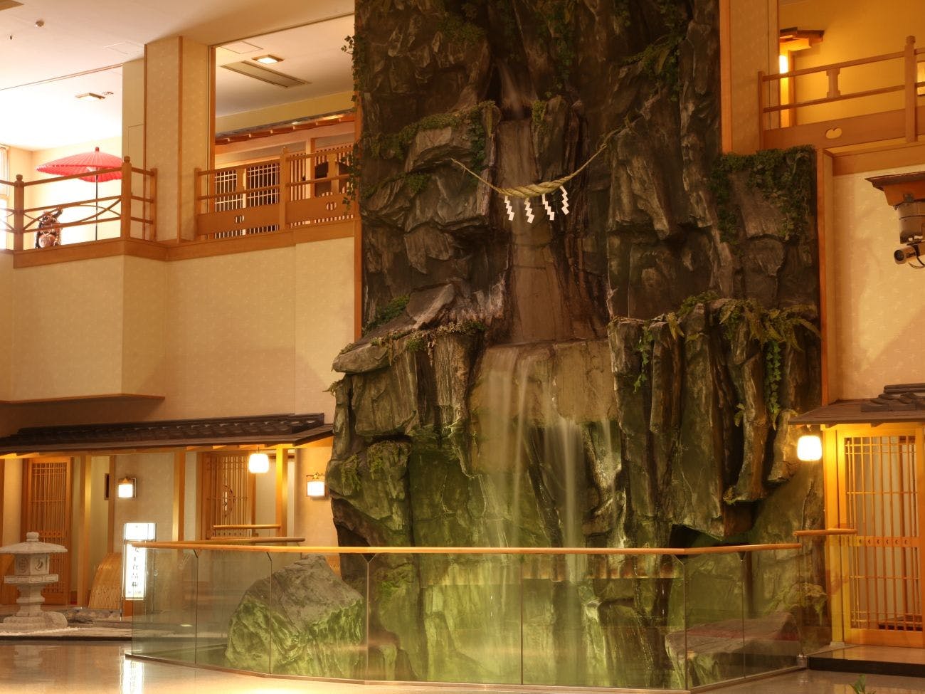 ลานน้ำพุ - น้ำตก