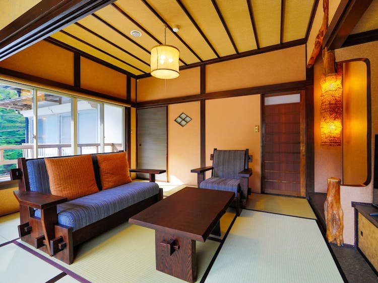 本館3F和モダン和室10畳+和ベットタイプ（楓の間）のサムネイル画像