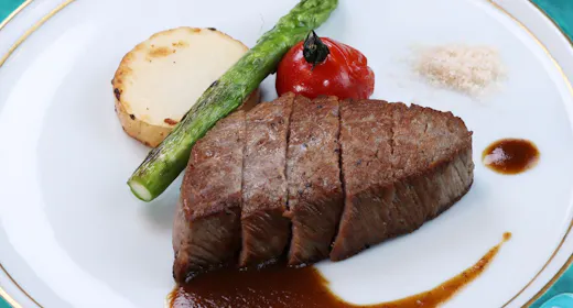~青森県産霜降り和牛ステーキ~ジュワっと広がる脂の甘味と肉の旨味に舌鼓!贅沢コースを堪能~【2食付】