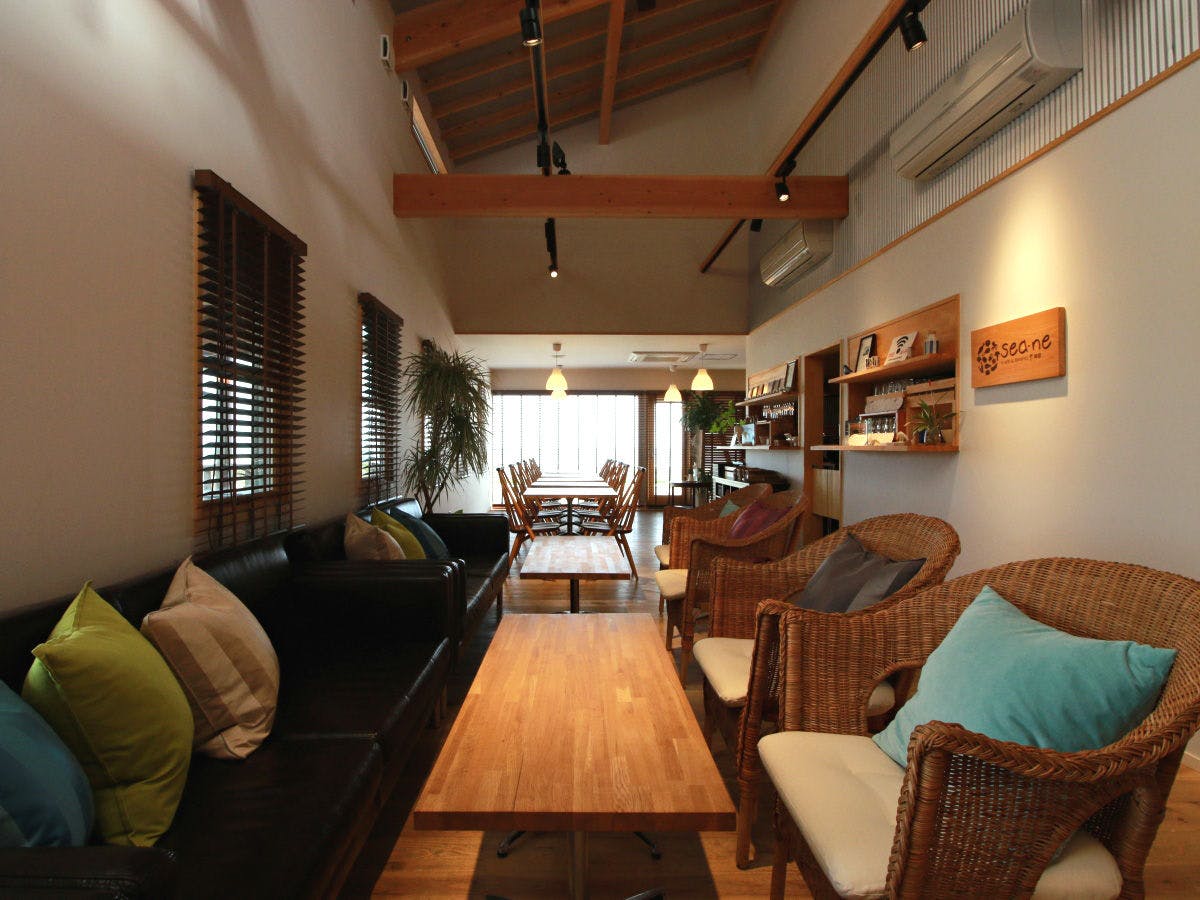 海の音を楽しみながらお食事を楽しめます♪