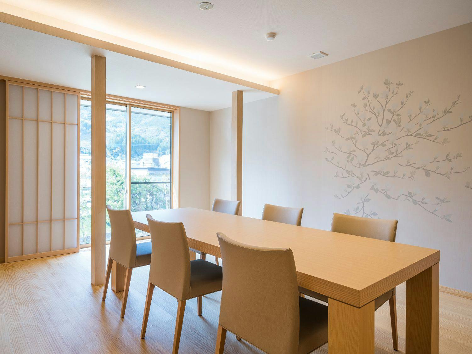 ร้านอาหารที่สร้างเสร็จในปี 2023