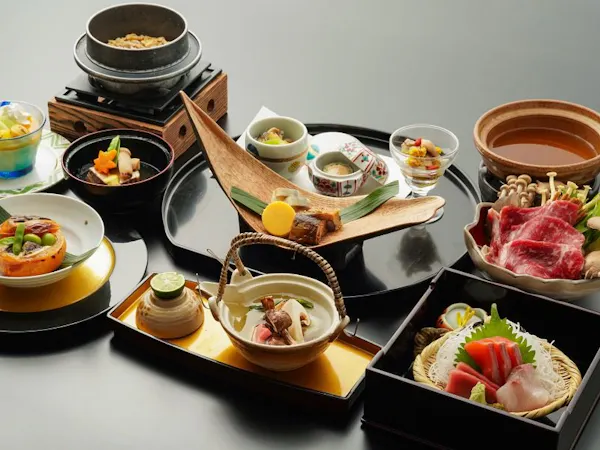 【個室料亭】四季を味わう特選会席|旬の創作料理を満喫