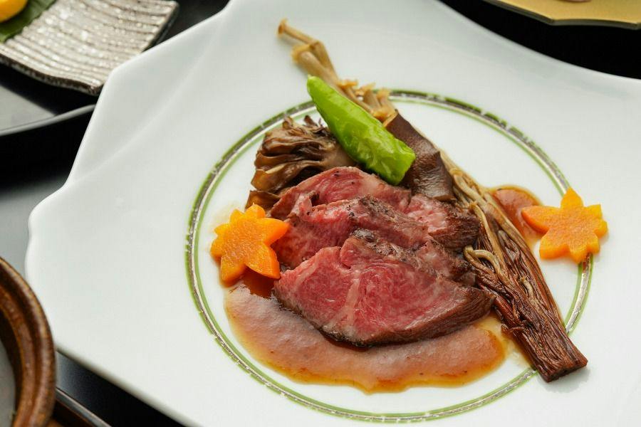 【鮑×伊勢海老×和牛】松茸も味わう秋の最上級会席　個室料亭「湯の花亭」