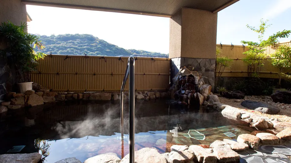 Sansuien, Natural Hot Spring at the Foot of Kochi Castle
