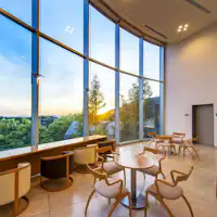 【เลานจ์ "Hillside Terrace"】