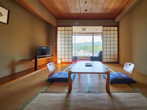 町並み眺望の和室