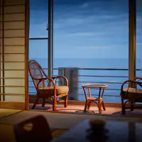 お部屋から相川の海を望む