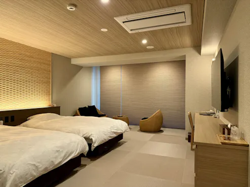 ユニバーサルツイン