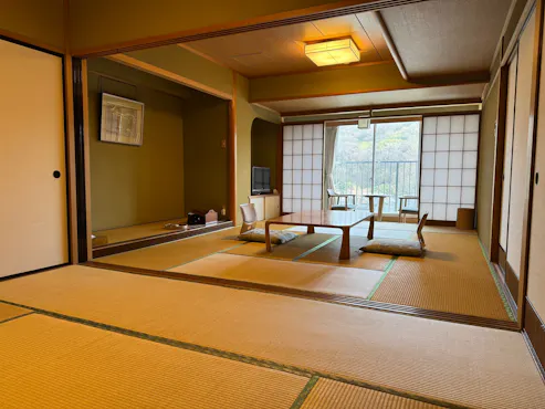 Kamar bergaya Jepang yang luas・Pemandangan panorama kota Aikawa