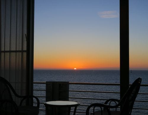 日本海眺望の和室