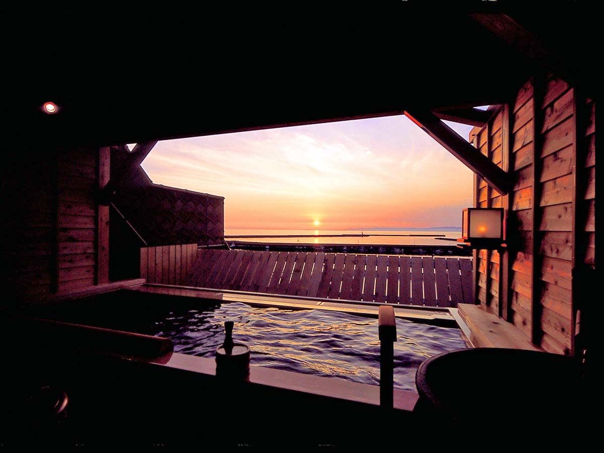 寺泊海岸つわぶき温泉　美味探究の宿　住吉屋