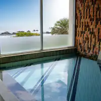 น้ำพุร้อนขนาดใหญ่พร้อมวิว