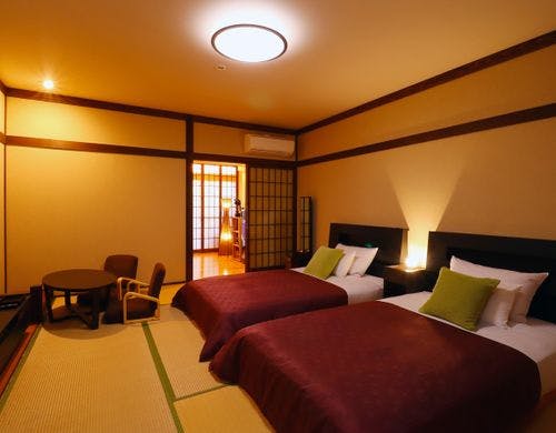 半露天風呂付き和室ツイン（もみじ）