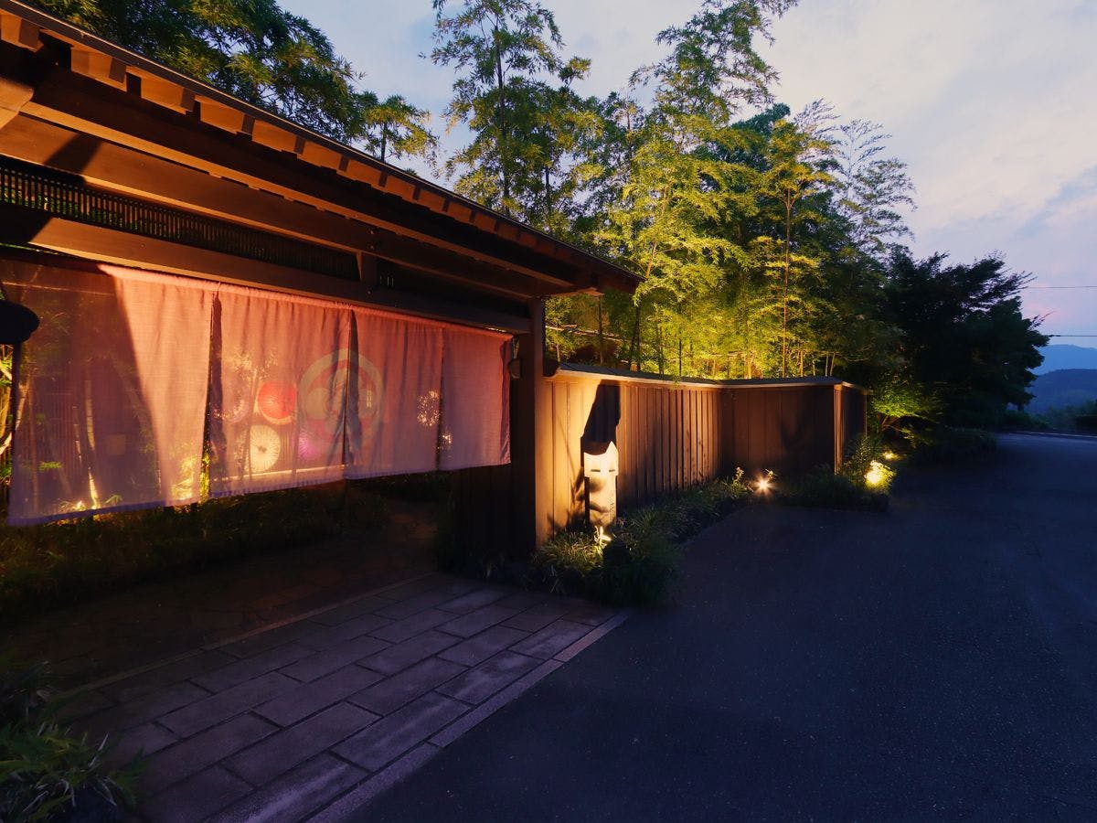 里山の隠れ宿　花富亭 -かふうてい-