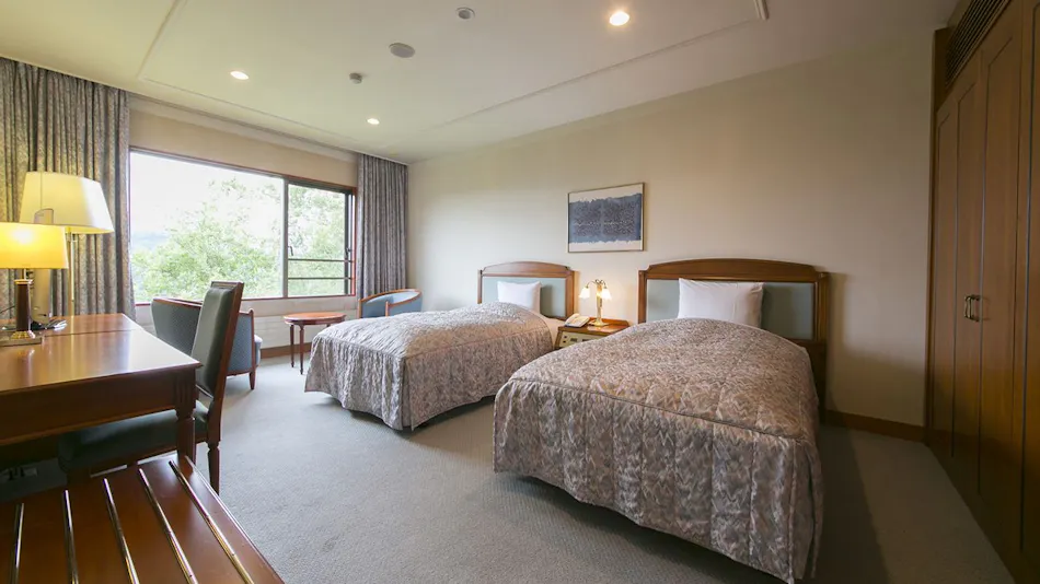 "Sky Paradise: Kurumayama Kogen Sky Park Hotel"