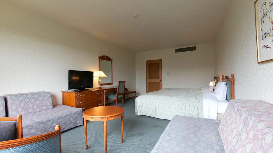 "Sky Paradise: Kurumayama Kogen Sky Park Hotel"
