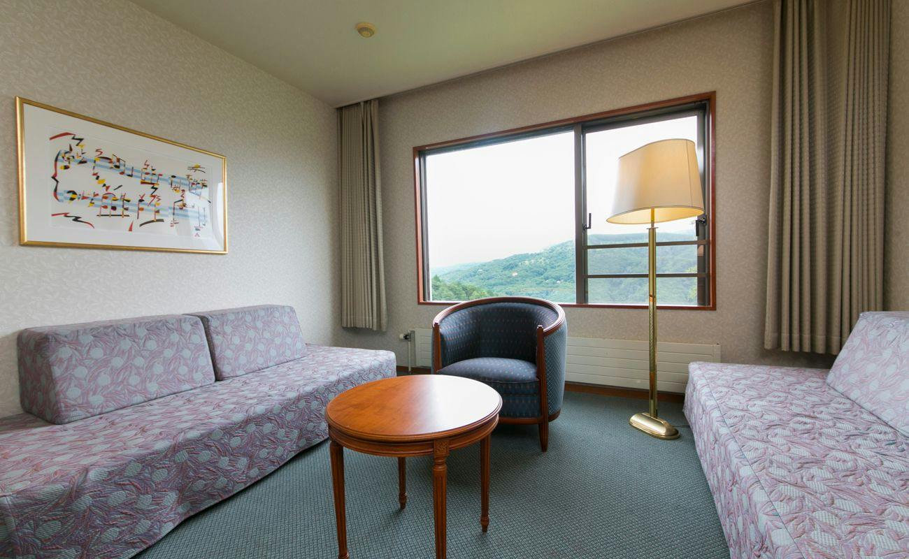 "Sky Paradise: Kurumayama Kogen Sky Park Hotel"