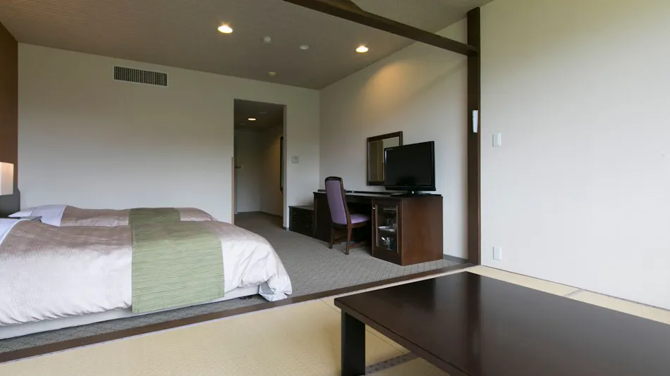 "Sky Paradise: Kurumayama Kogen Sky Park Hotel"