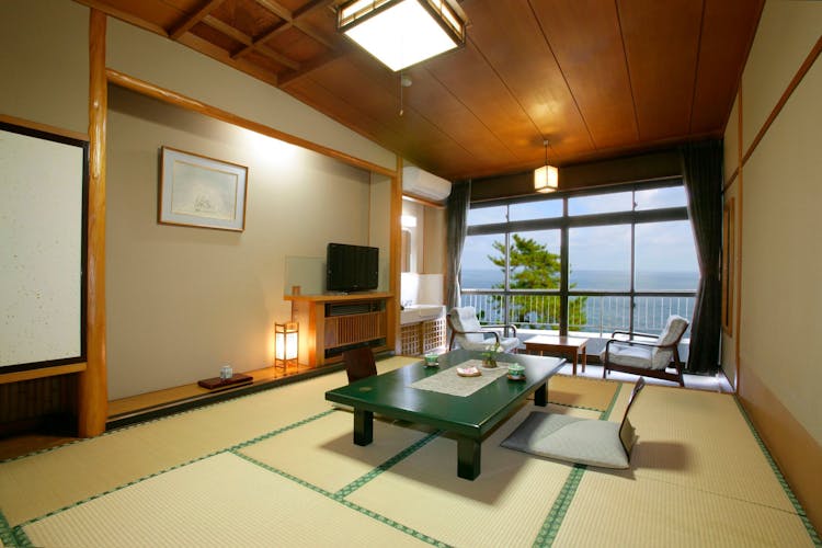 【別館大観荘】海側和室10畳（禁煙）のサムネイル画像