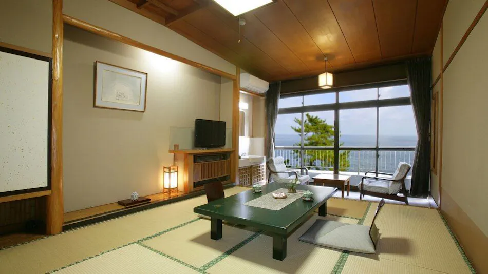 Itsura Kanko Hotel Main Building / Annex Taikanso