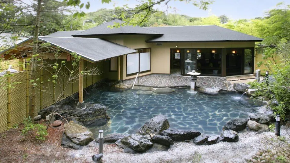 Itsura Kanko Hotel Main Building / Annex Taikanso