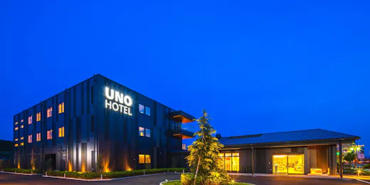 UNO HOTEL