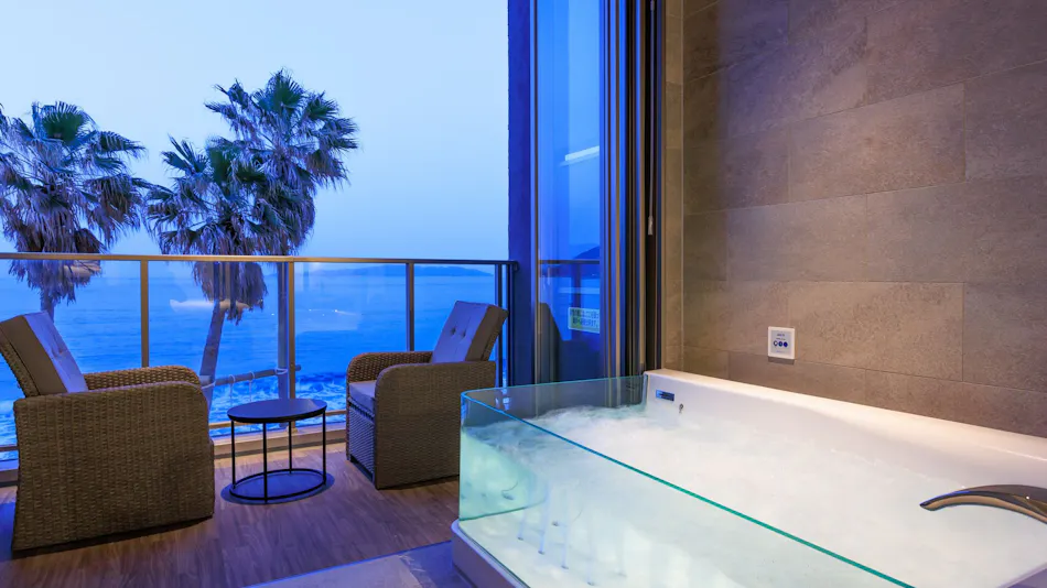 AlbaHOTEL & Glamping