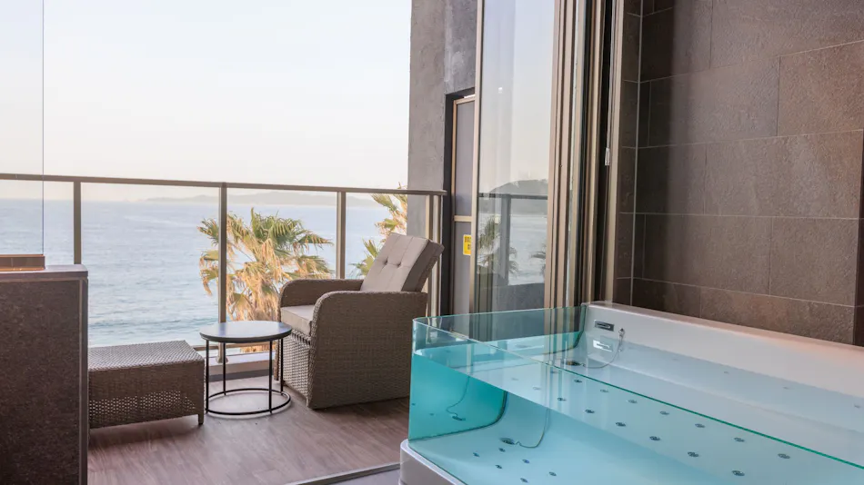 AlbaHOTEL & Glamping