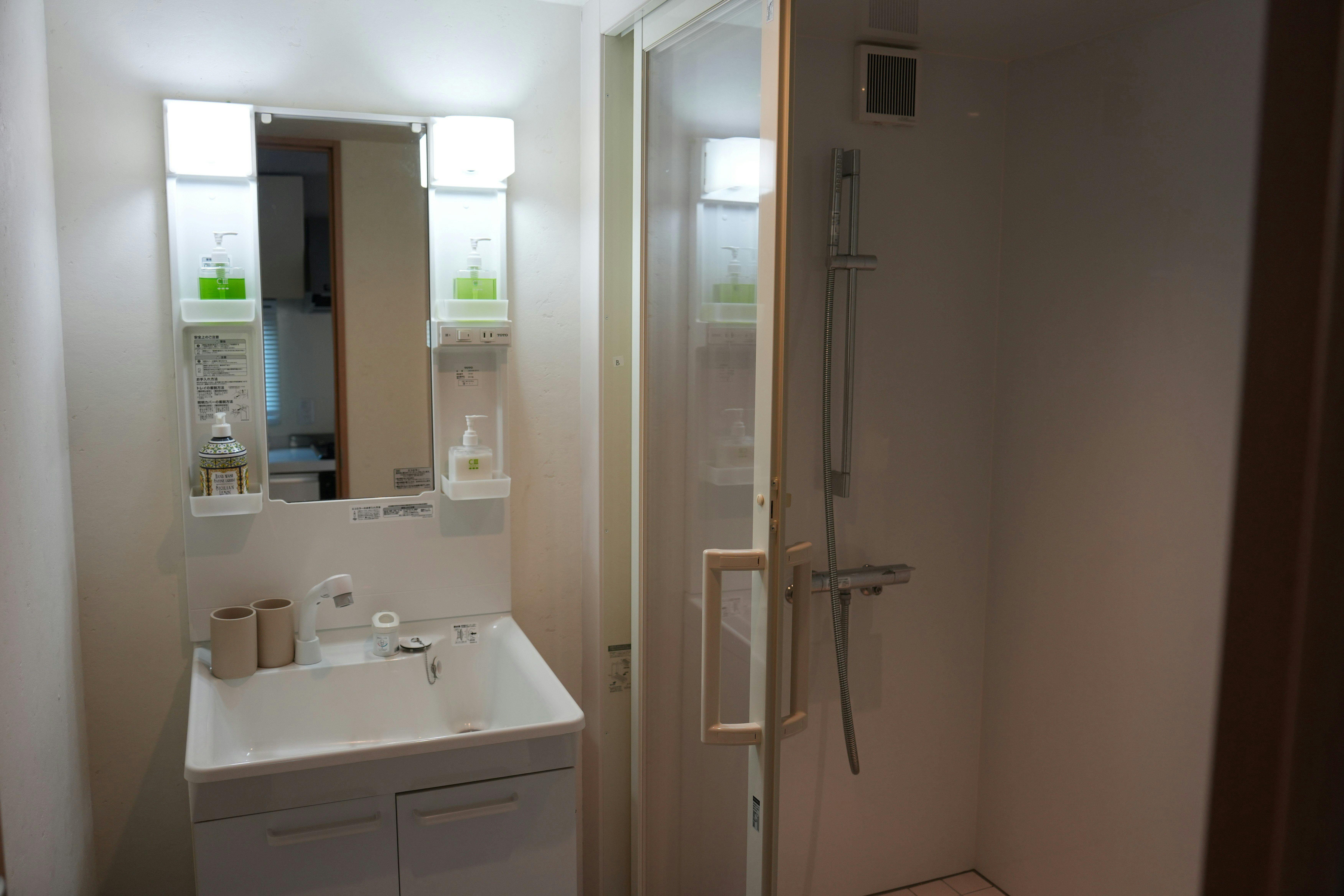 トレーラーハウス内・バスルーム