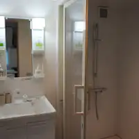 トレーラーハウス内・バスルーム