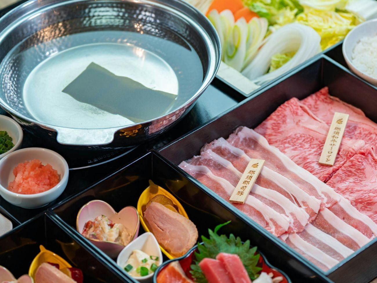 那須の食材を贅沢にお届け！2食付【那須和牛と那須郡司豚のしゃぶしゃぶ】
