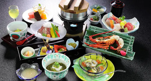 【旬彩の光り Standard会席】北陸の旬の味覚にあふれた加賀会席料理と和朝食<四季会席>