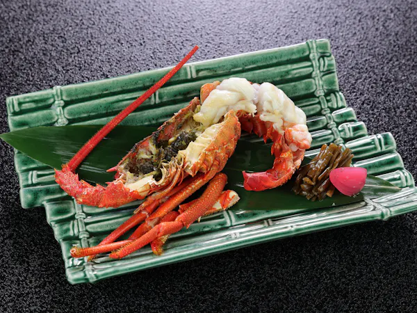【旬彩の光り Standard会席】北陸の旬の味覚にあふれた加賀会席料理と和朝食<四季会席>