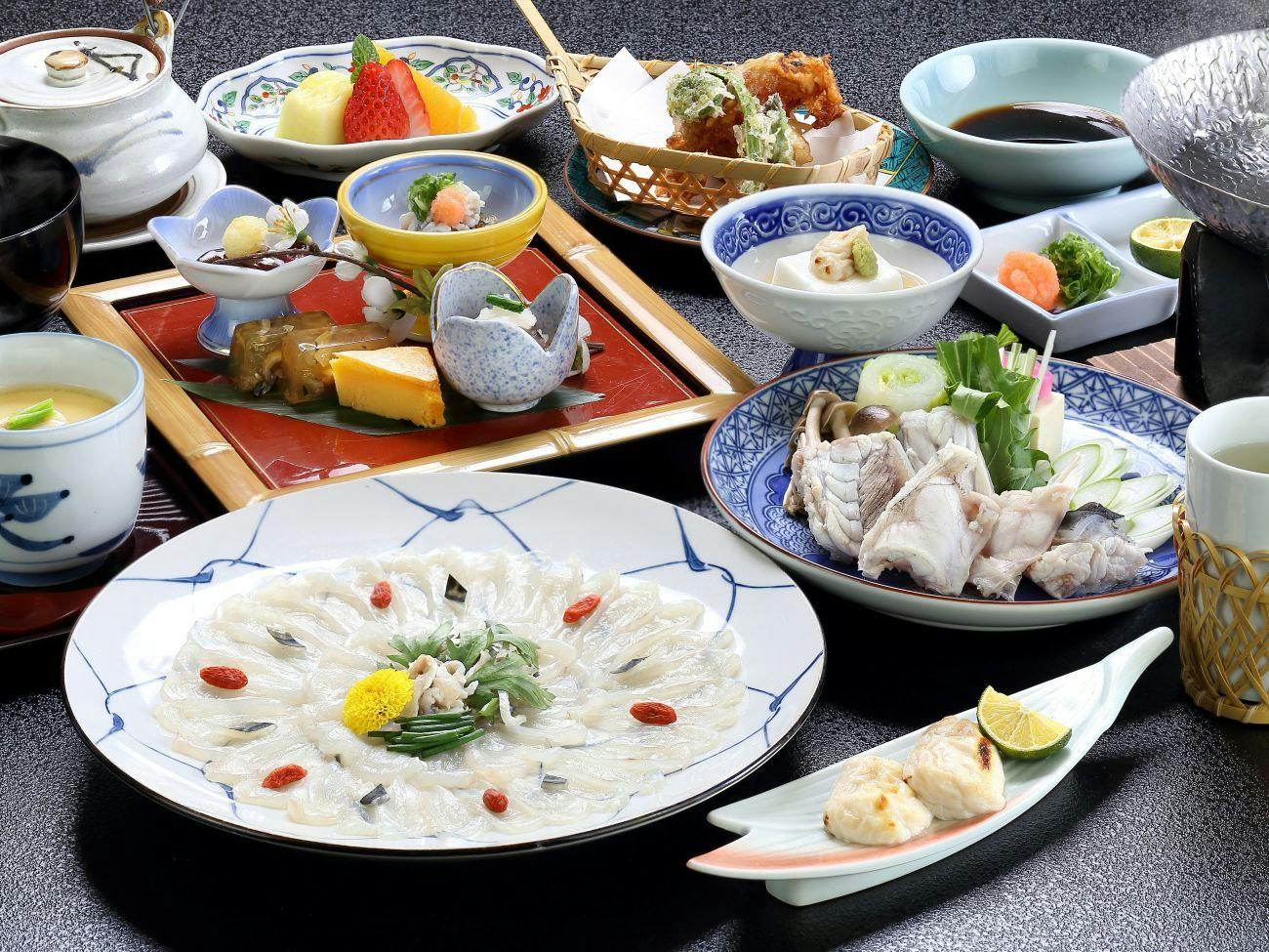 【ふぐ三昧】ふぐの旨みとコクを満喫！たっぷりコラーゲンで美容にもうれしい＜フグ×河豚会席＞