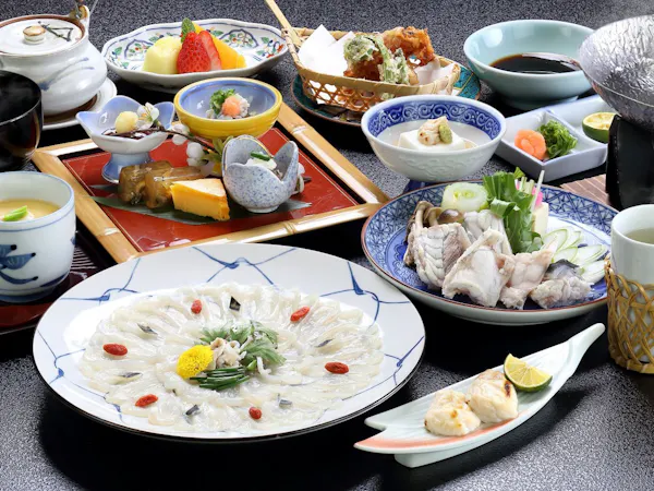 【ふぐ三昧】ふぐの旨みとコクを満喫!たっぷりコラーゲンで美容にもうれしい<フグ×河豚会席>