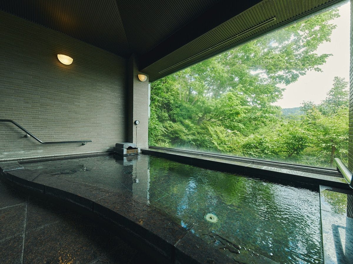 Pemandian umum besar yang nyaman untuk bersantai